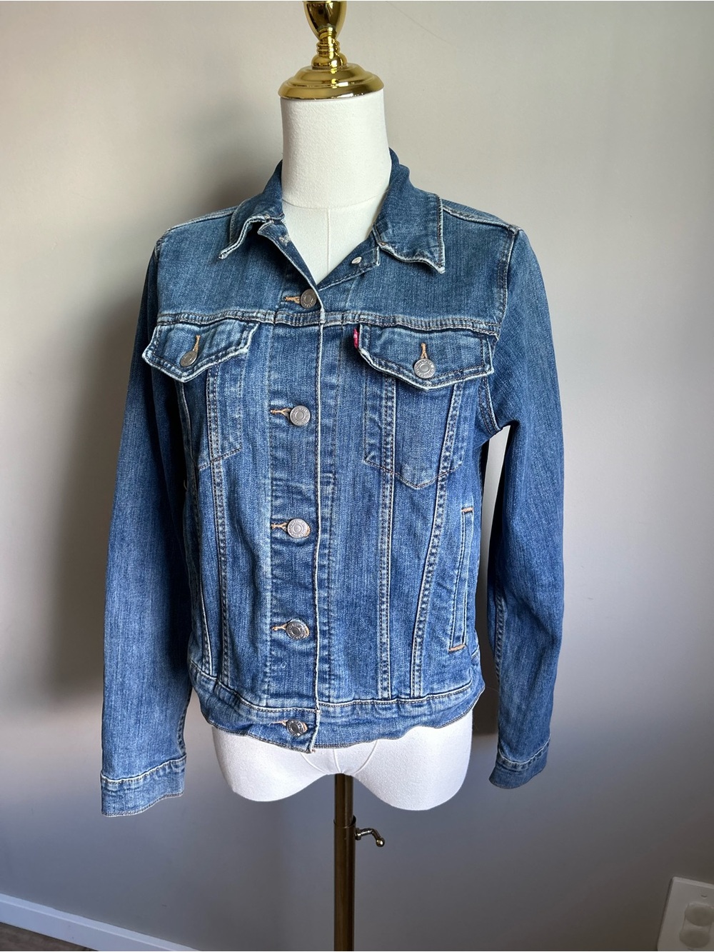 Levis classic Denim Jacket western cowgirl country timeless casual neutral rodeo